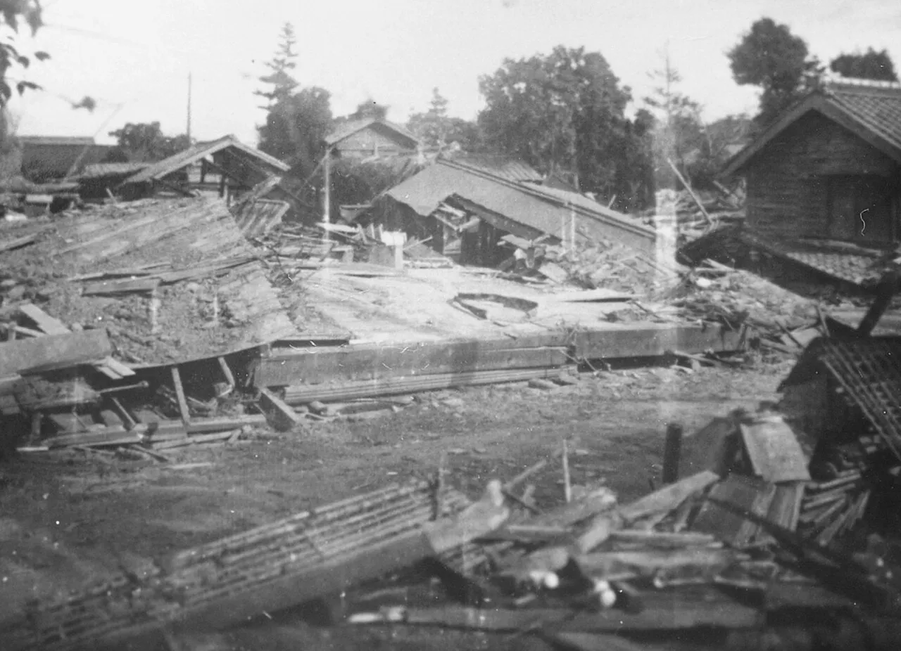 The destructive aftermath and historical impact of the 1945 Mikawa earthquake in Japan