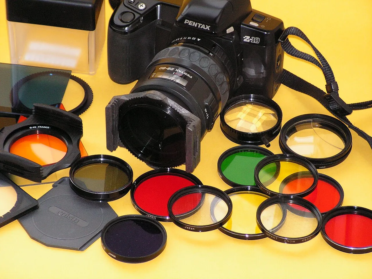 Color vision allows humans to perceive diverse light frequencies through specialized retinal photoreceptors