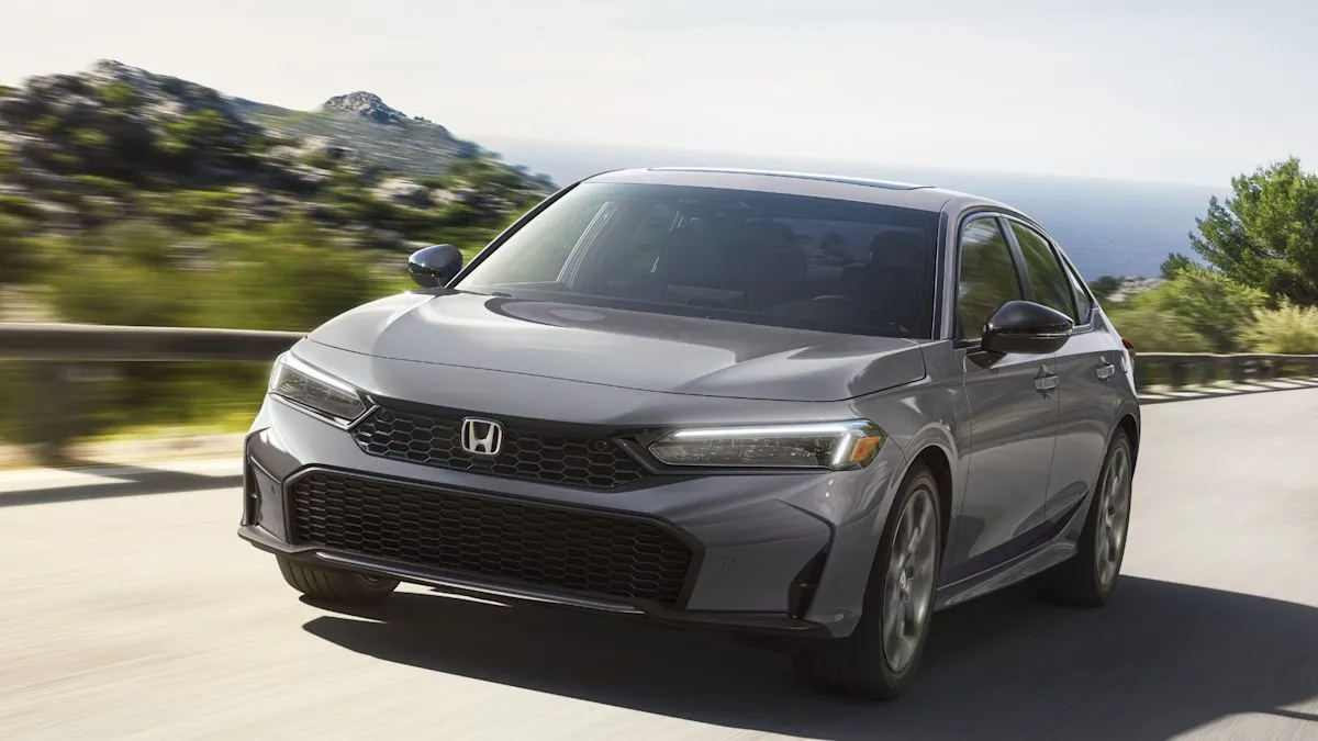 Honda Civic seat belt complaints raise safety concerns without triggering federal recalls