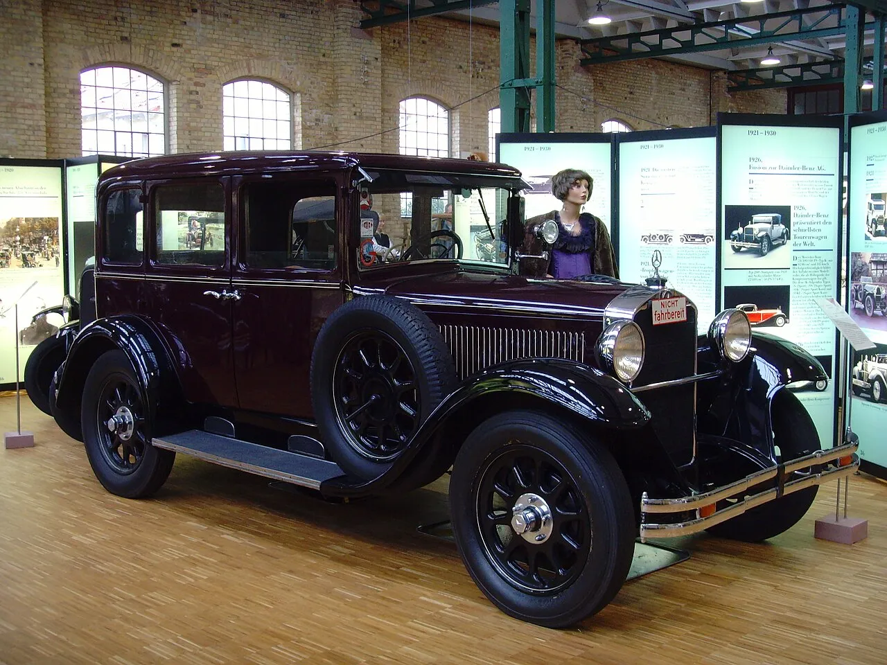 Mercedes-Benz W11 profile showcases classic midsize engineering from the 1929 automotive era