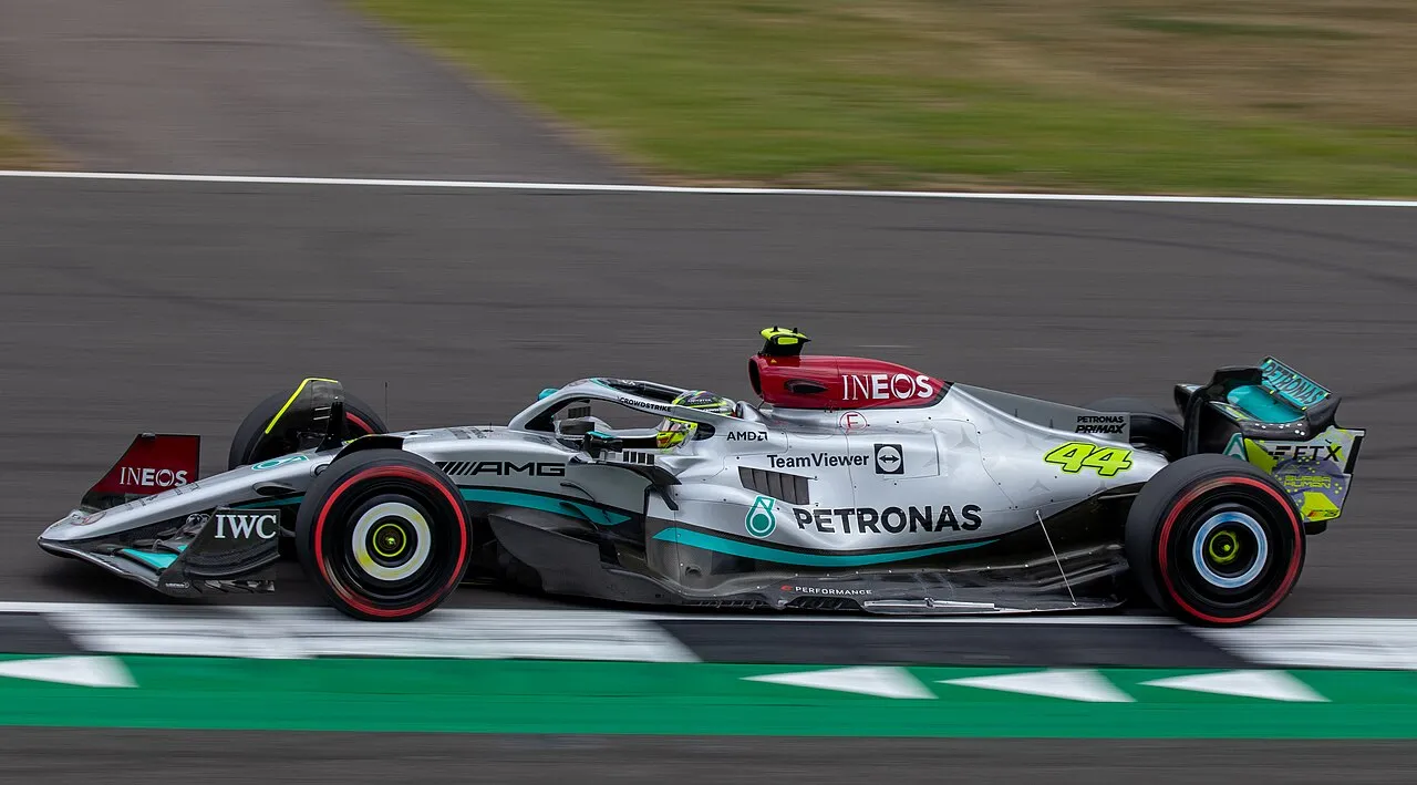 Mercedes W13 challenger faced severe bouncing issues during the 2022 Formula One season