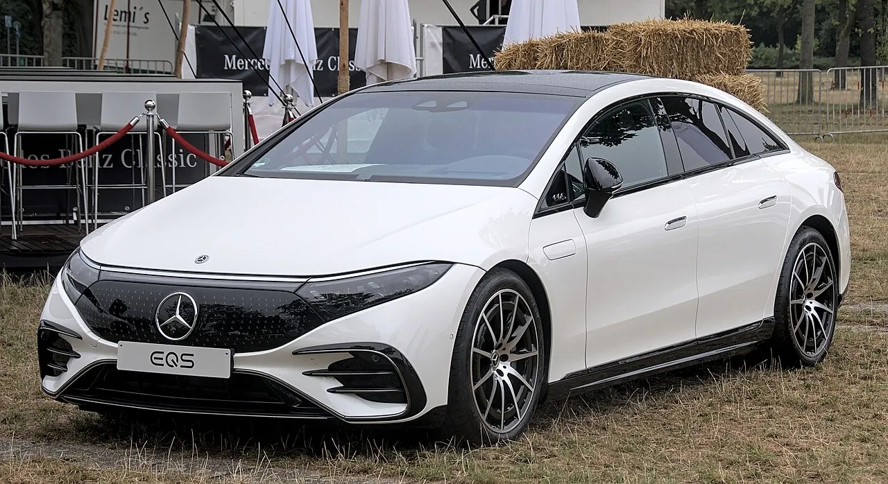Mercedes-Benz EQS profile highlights luxury electric vehicle innovation and advanced engineering