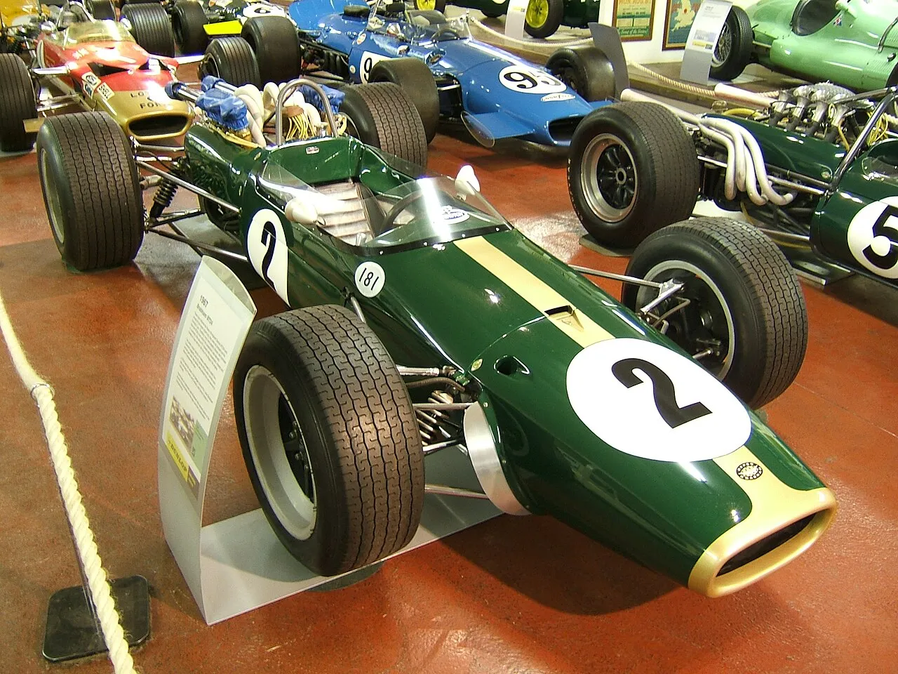 V8 engine