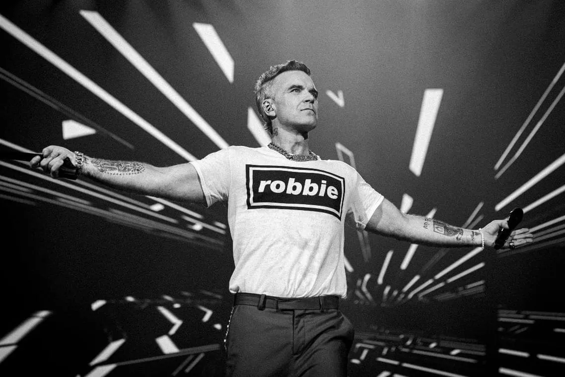 Robbie Williams announced as opening headline act for the 2027 British Grand Prix at Silverstone