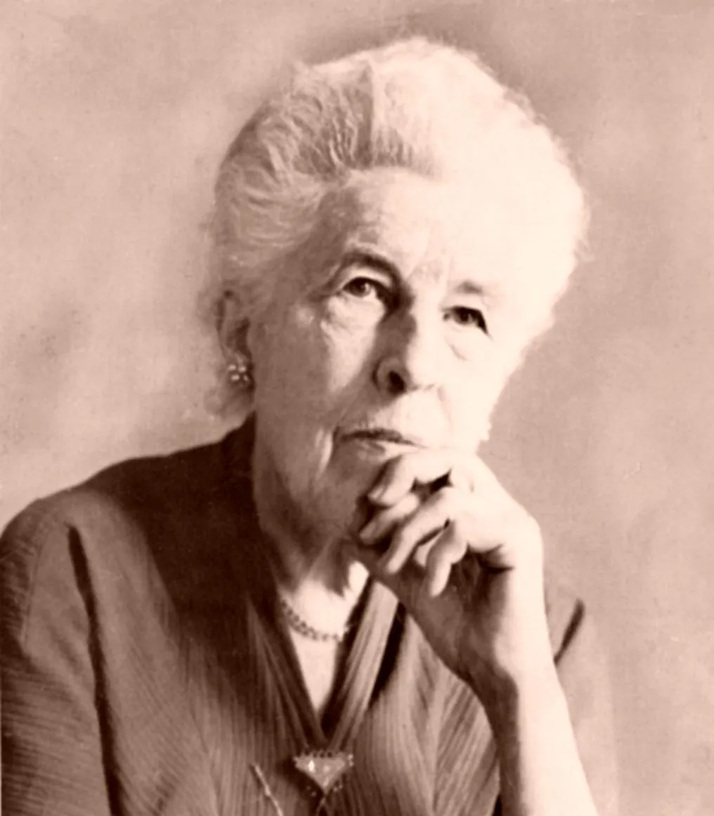 Ruth Stout revolutionized backyard gardening with her innovative year-round mulch method