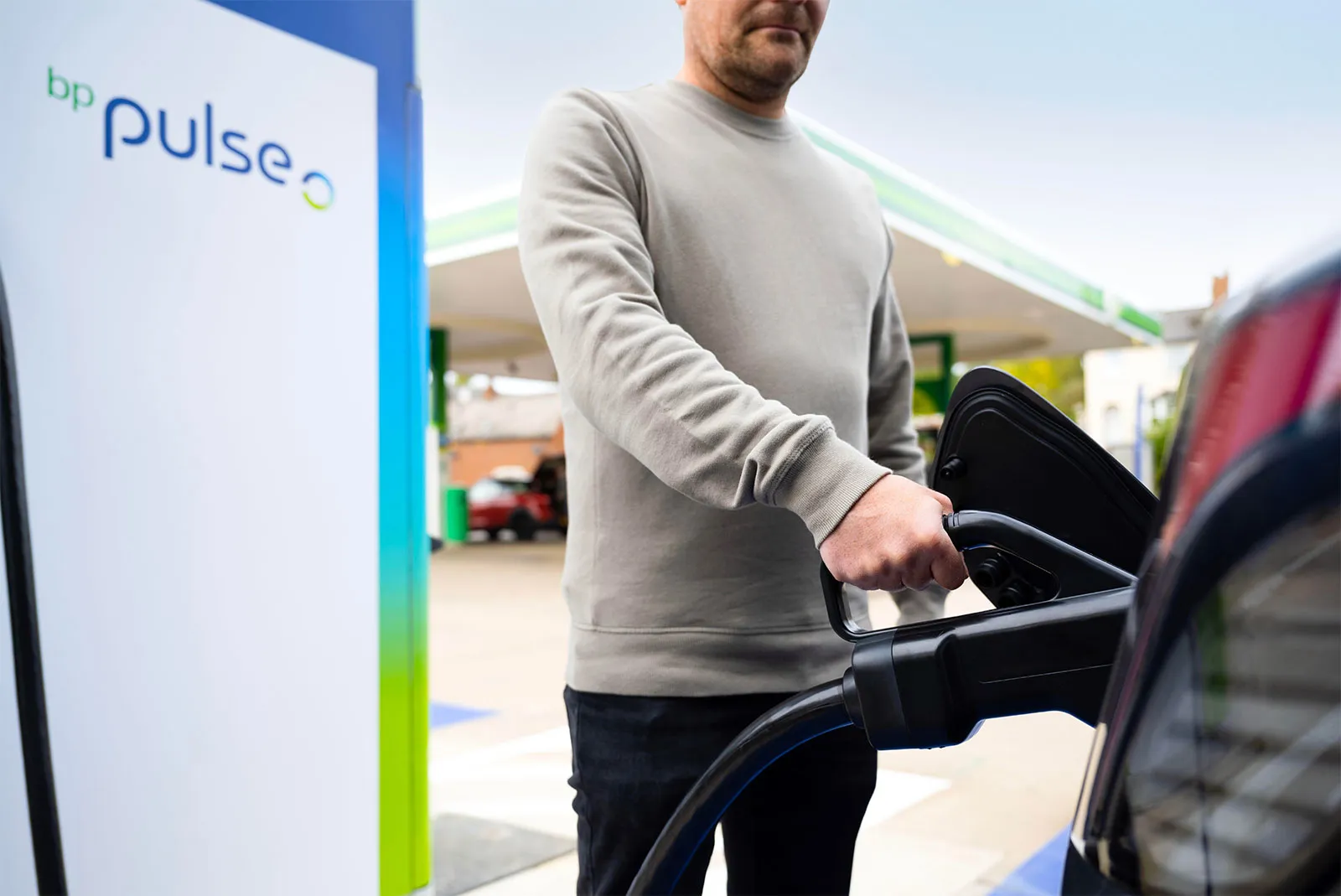 Soregies expands electric vehicle rapid charging network by acquiring BP pulse assets in France
