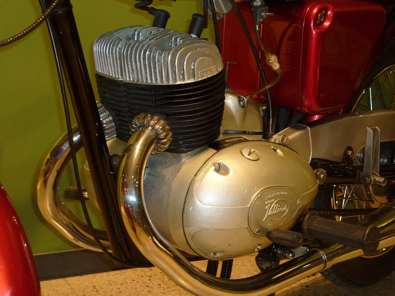 Straight-twin engine configurations shape the future of modern motorcycle and vehicle engineering