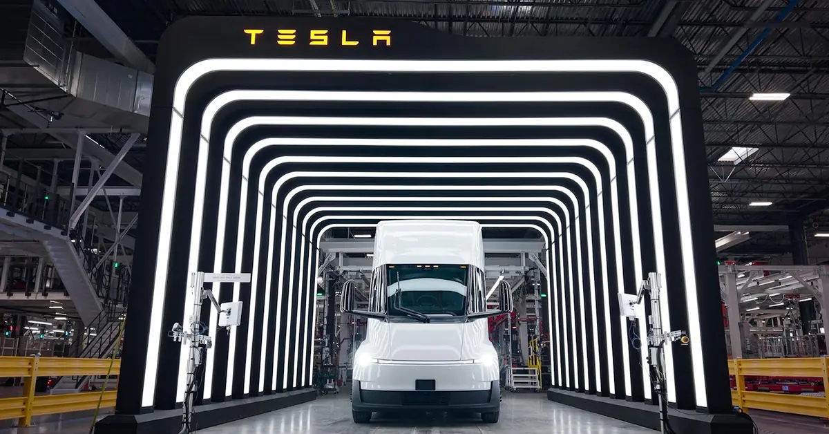 Tesla Semi electric truck faces charging infrastructure challenges despite long range capabilities