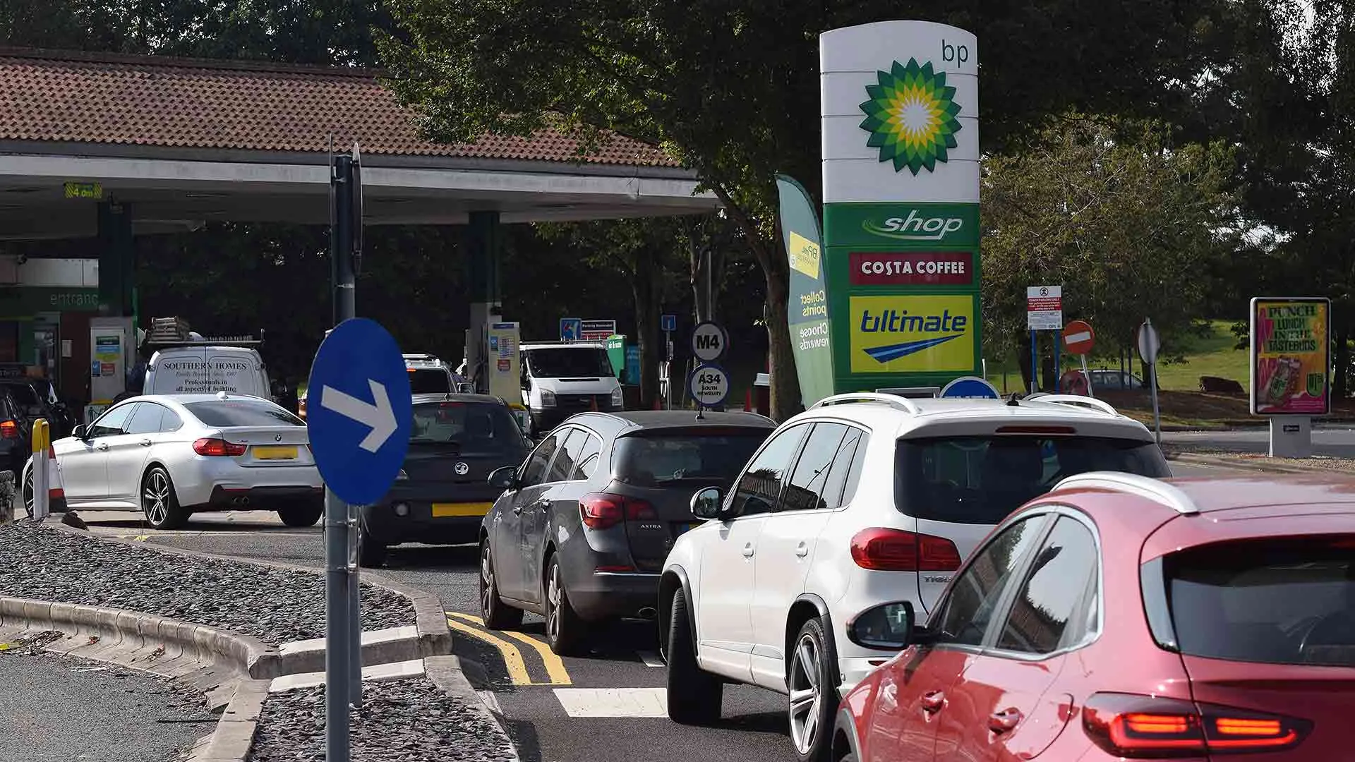 UK petrol stations face millions in losses as police struggle to investigate fuel theft