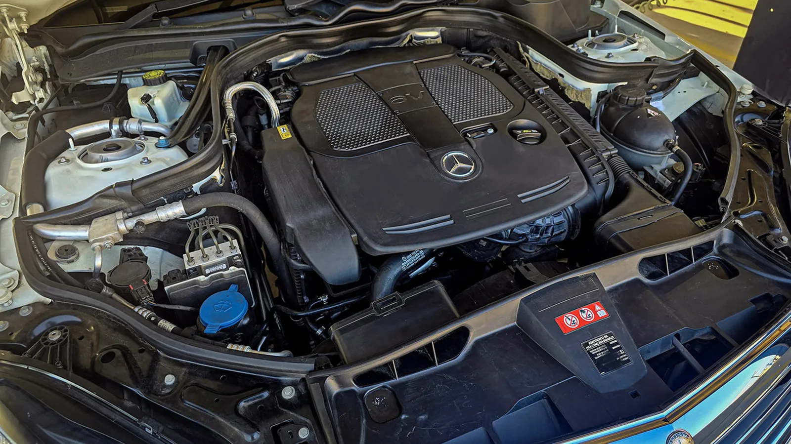 V6 engine